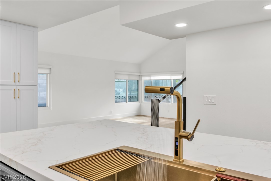 Photo 13 of 47, 4132 Butterfield Way