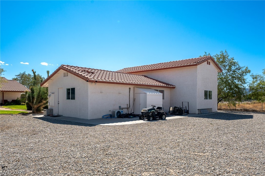 Photo 15 of 31, 880 W Lupin Street
