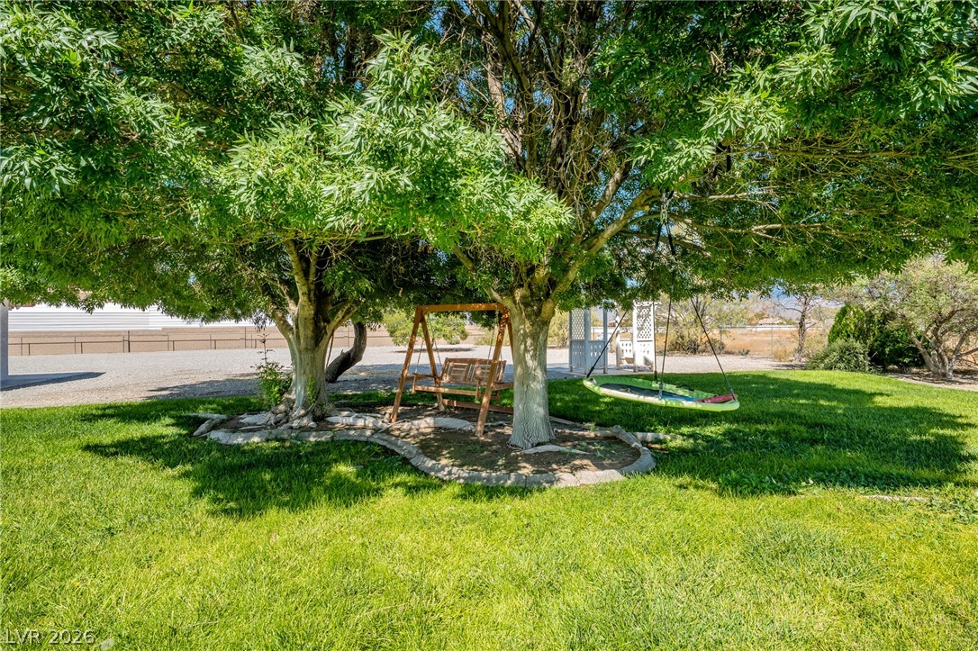 Photo 18 of 31, 880 W Lupin Street