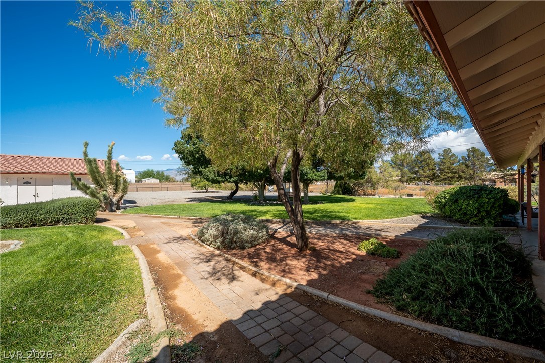 Photo 19 of 31, 880 W Lupin Street