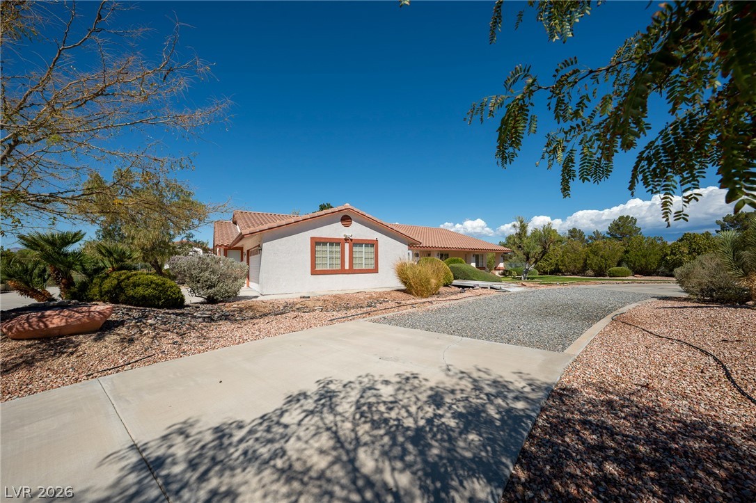 Photo 27 of 31, 880 W Lupin Street