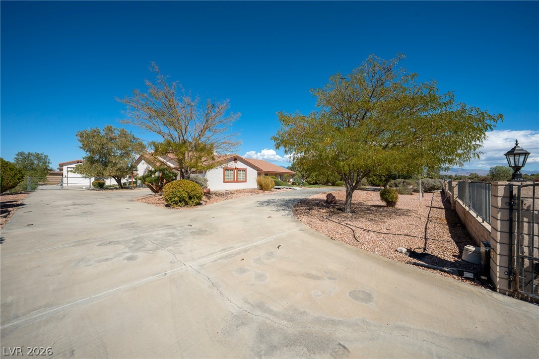 Photo 28 of 31, 880 W Lupin Street