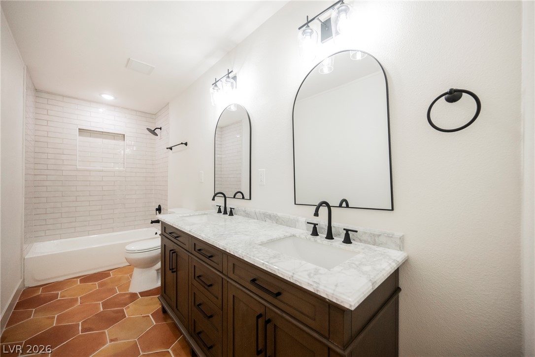 Photo 3 of 649 Wilshire Boulevard