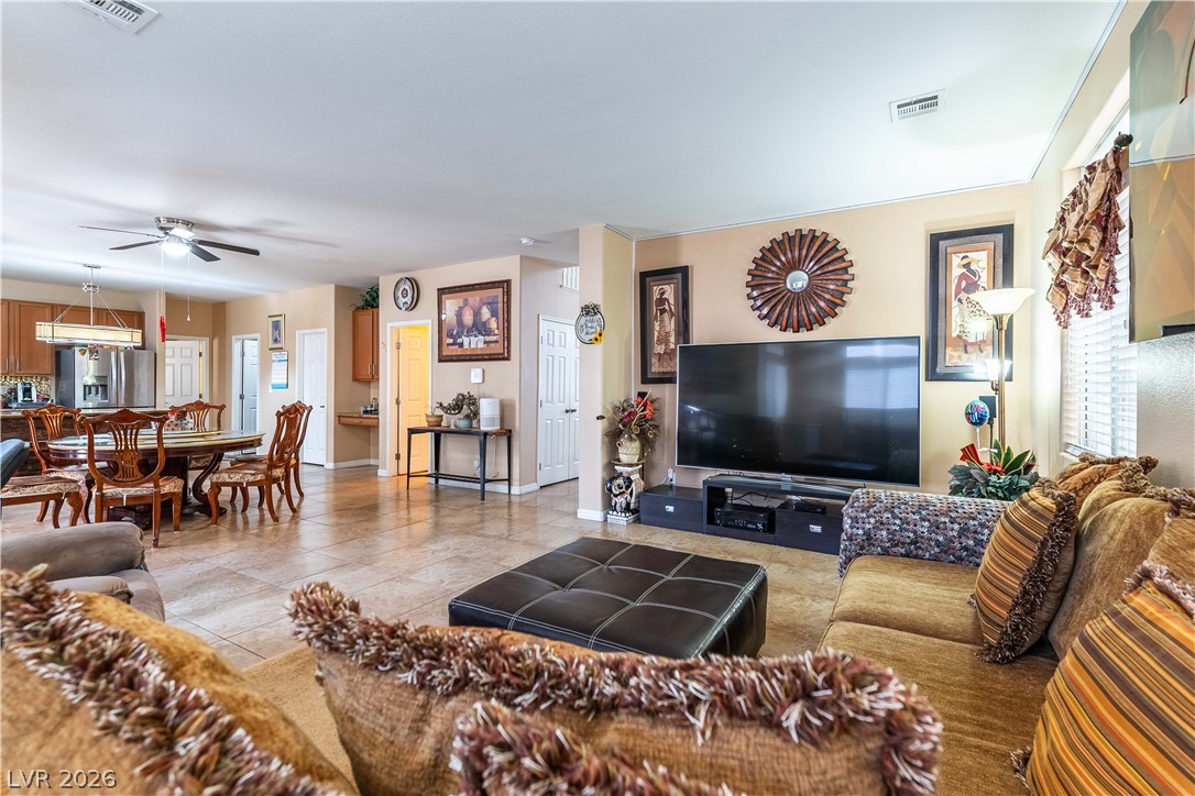 Photo 5 of 3917 Canary Cedar Street