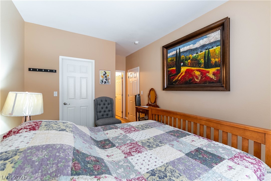 Photo 11 of 25, 3917 Canary Cedar Street