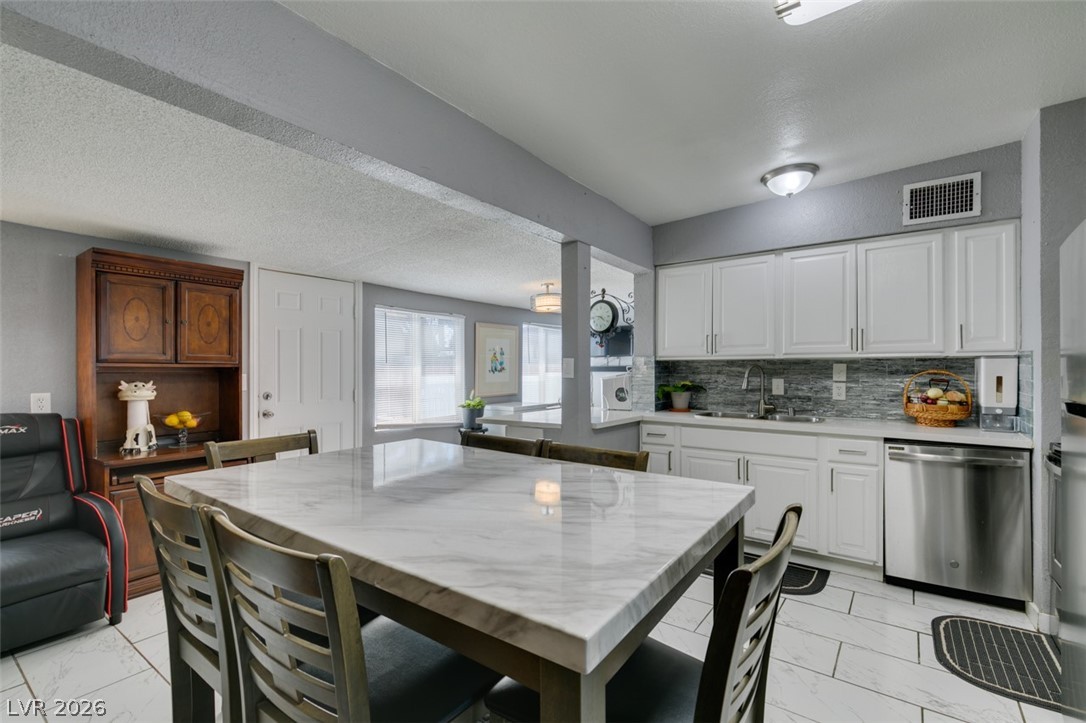 Photo 12 of 37, 1325 Ardmore Street