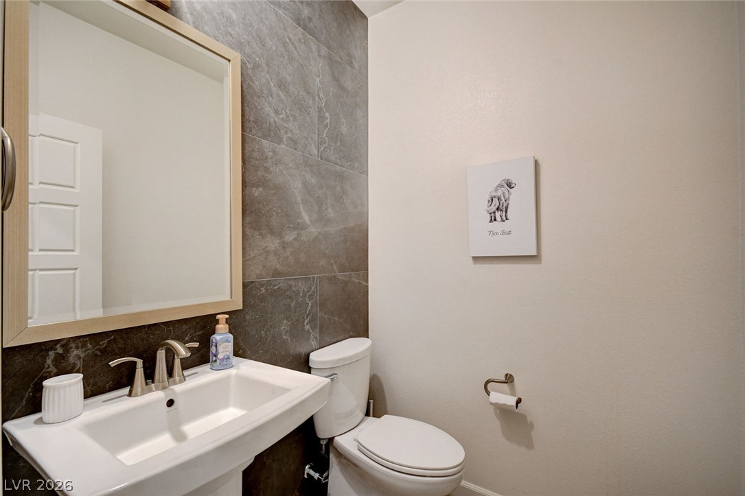 Photo 14 of 34, 3200 Segesta Avenue