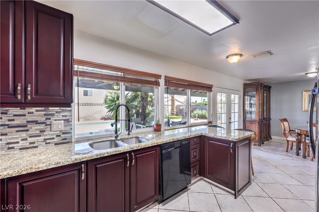 Photo 5 of 4816 Castle Rock Court