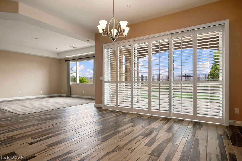 Photo 24 of 48, 286 Lindura Court