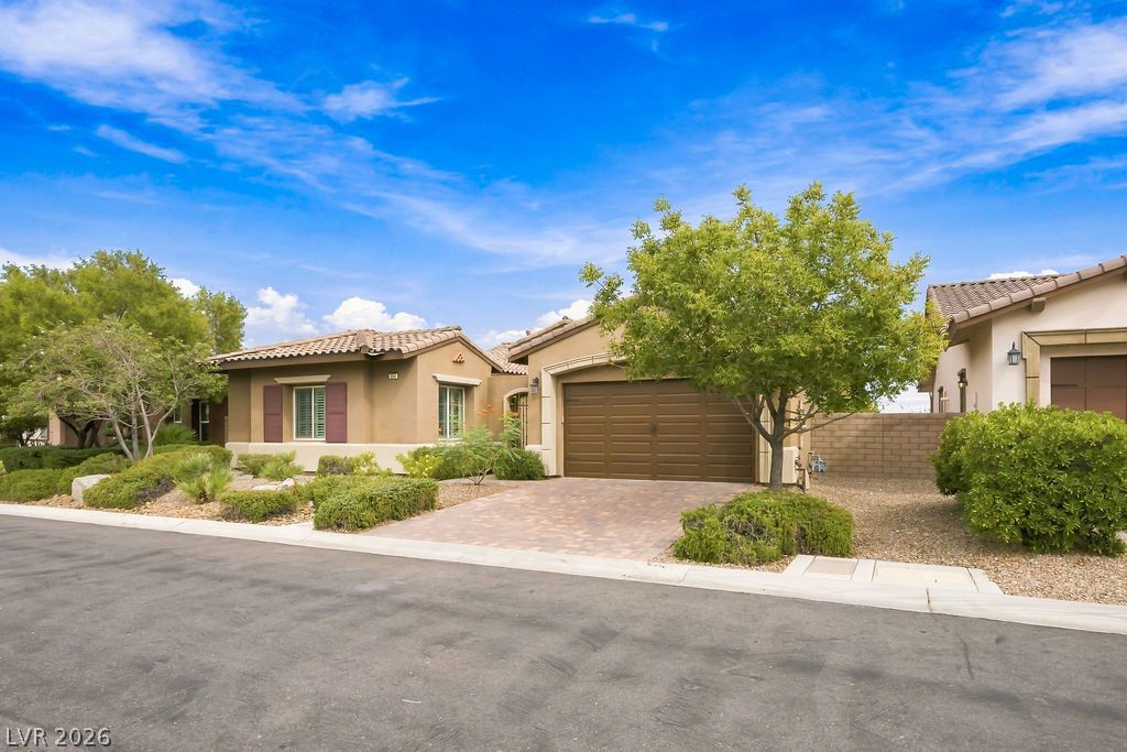 Photo 9 of 48, 286 Lindura Court