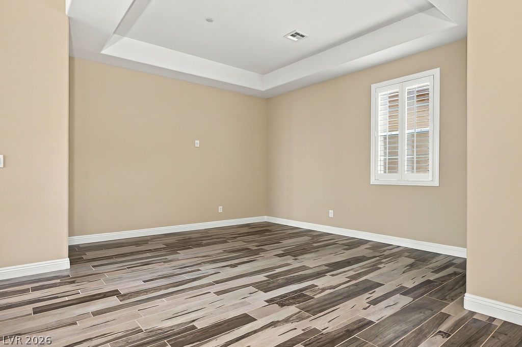 Photo 15 of 48, 286 Lindura Court