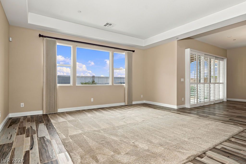 Photo 16 of 48, 286 Lindura Court