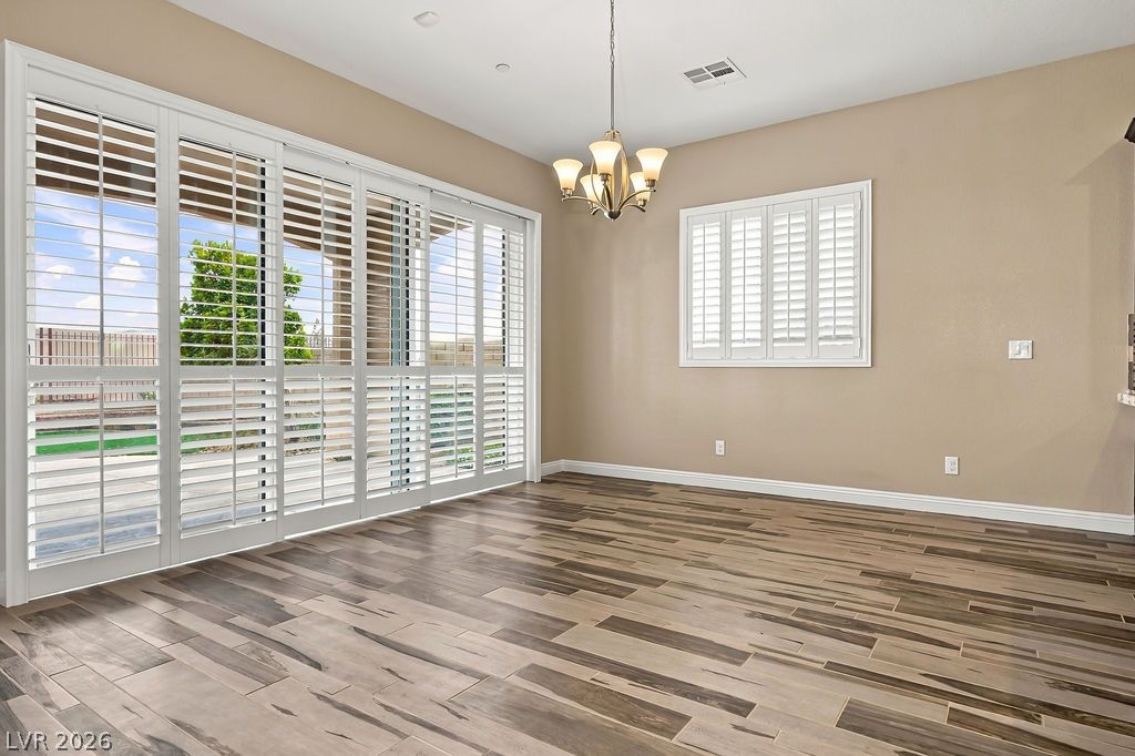 Photo 18 of 48, 286 Lindura Court
