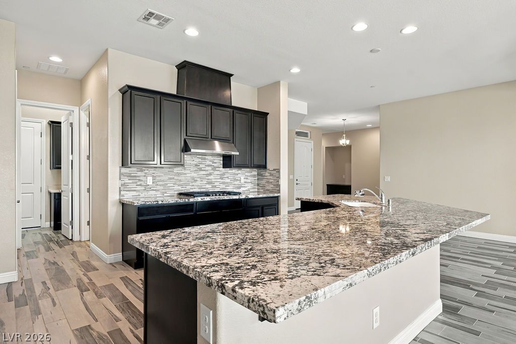 Photo 19 of 48, 286 Lindura Court