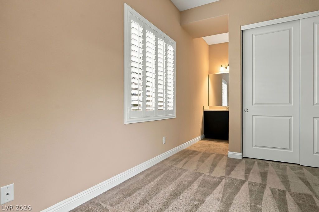Photo 33 of 48, 286 Lindura Court