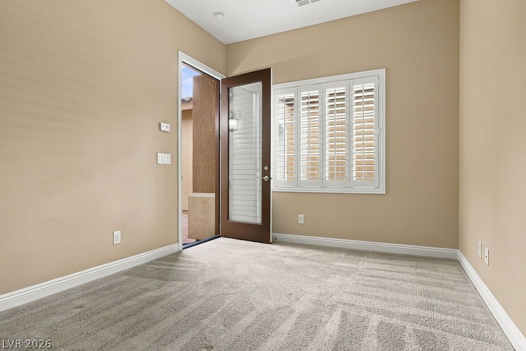 Photo 34 of 48, 286 Lindura Court