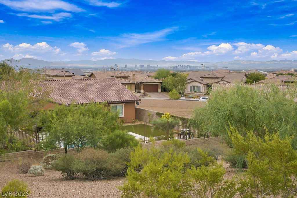 Photo 42 of 48, 286 Lindura Court