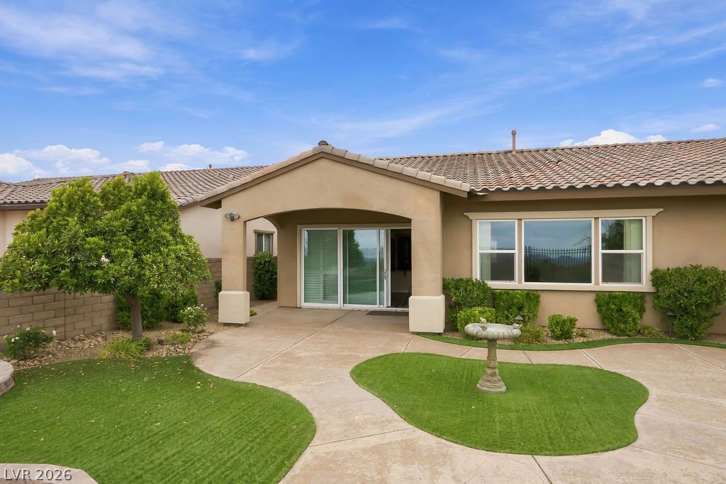 Photo 43 of 48, 286 Lindura Court