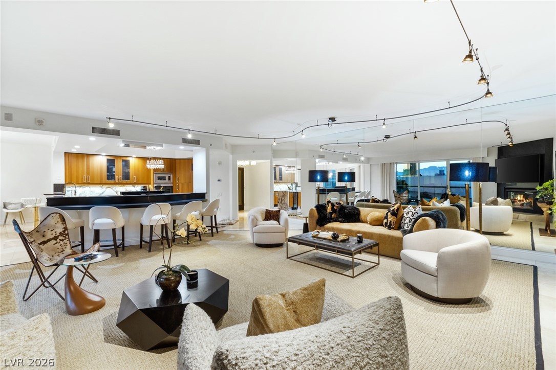 2857 Paradise Road #602, Las Vegas 89109