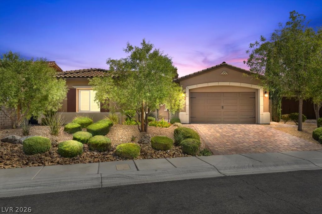286 Besame Court, Las Vegas 89138