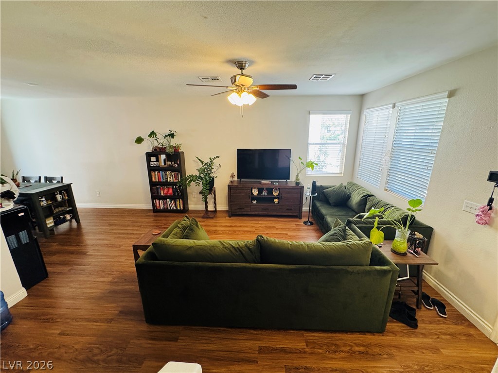 Photo 4 of 2689 Cottonwillow Street