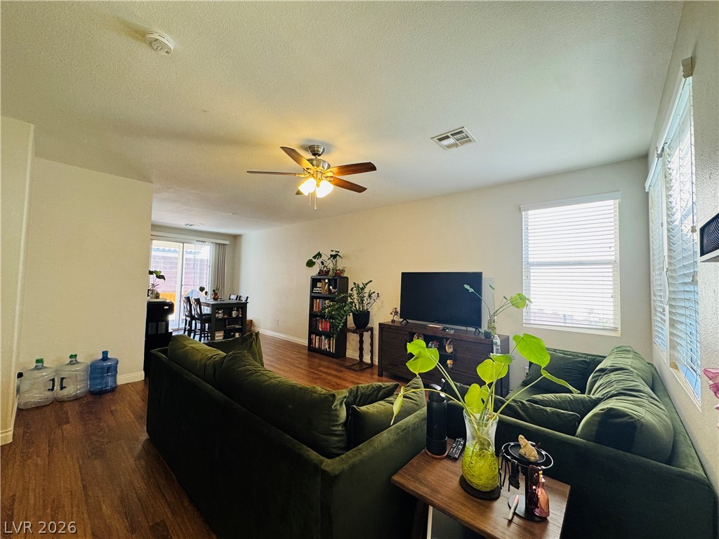 Photo 6 of 31, 2689 Cottonwillow Street