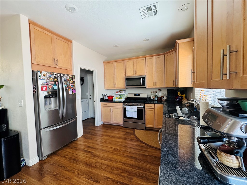Photo 8 of 31, 2689 Cottonwillow Street