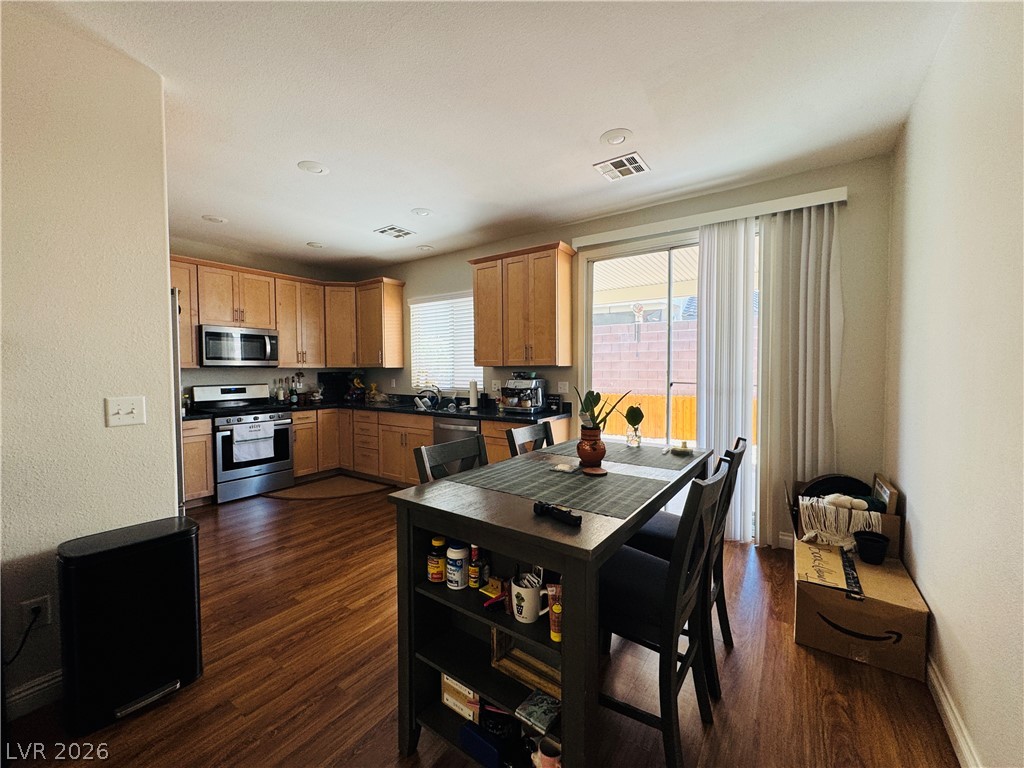 Photo 10 of 31, 2689 Cottonwillow Street