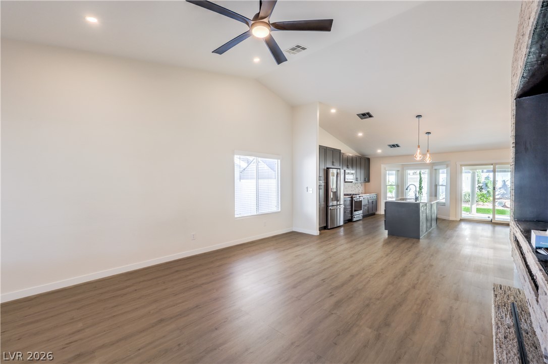 Photo 11 of 38, 7504 Powder River Court