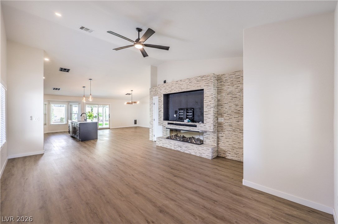 Photo 12 of 38, 7504 Powder River Court