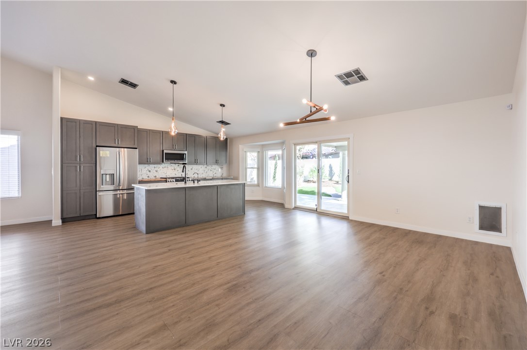 Photo 14 of 38, 7504 Powder River Court