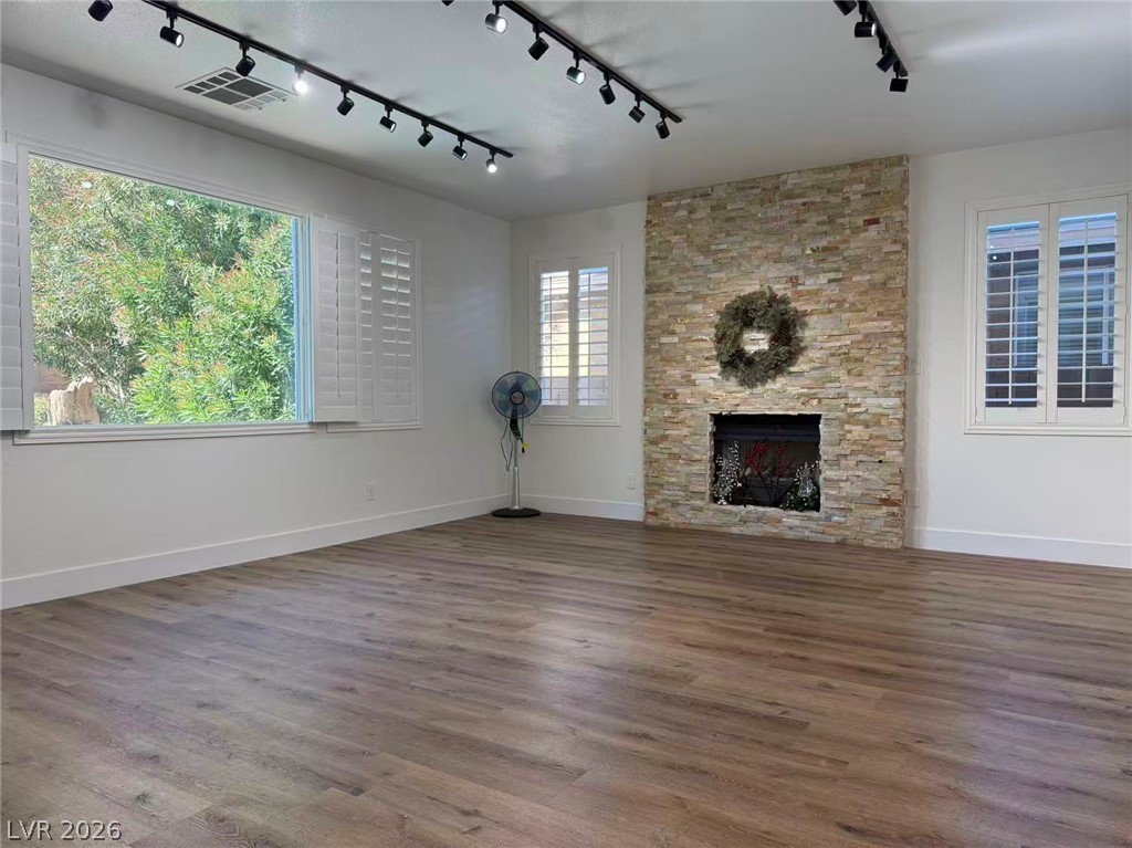 Photo 12 of 52, 605 Runbridge Street