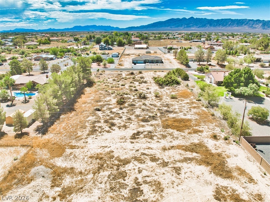 Photo 7 of 14, 850 W Lupin Street