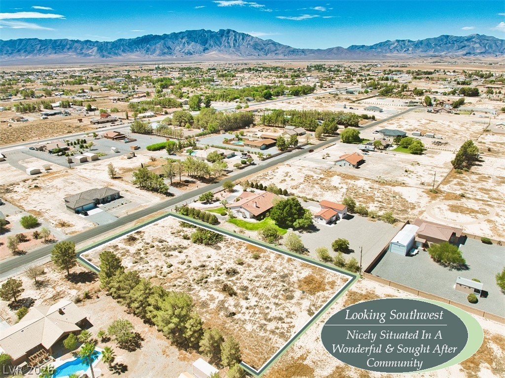 Photo 8 of 14, 850 W Lupin Street