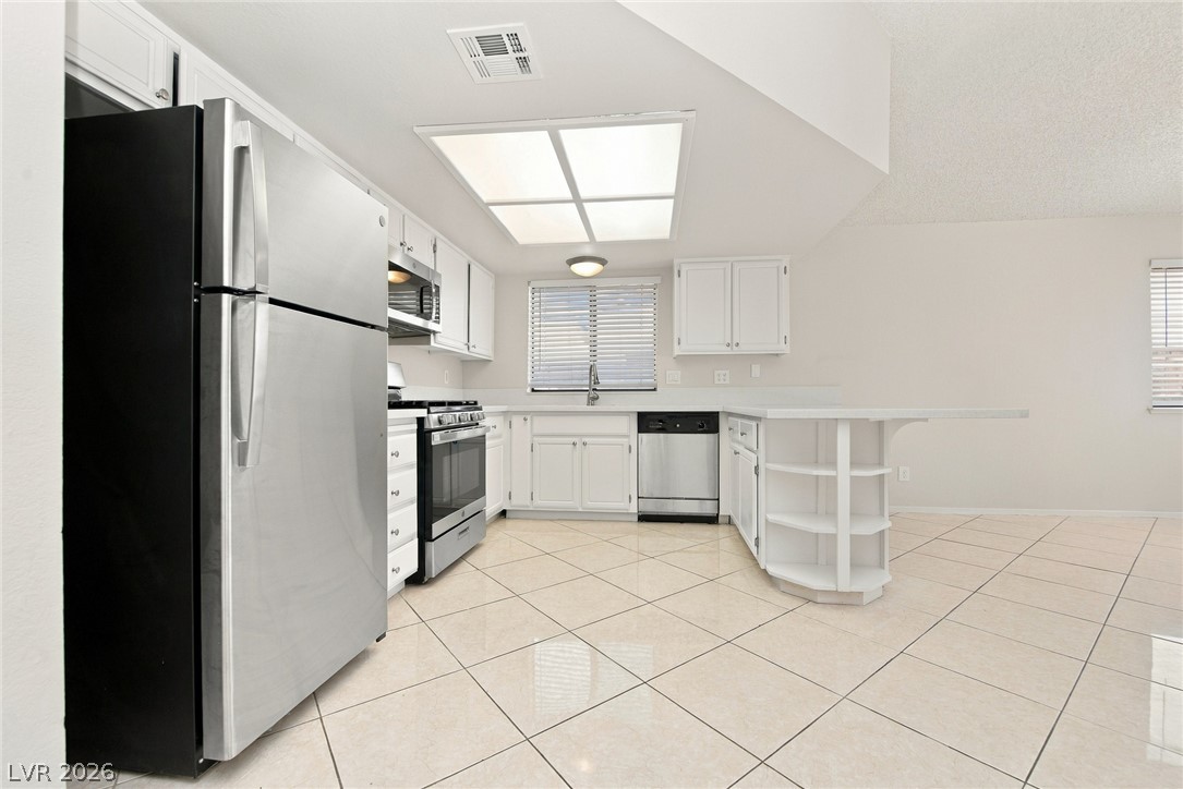 Photo 11 of 26, 4448 Ryder Lane