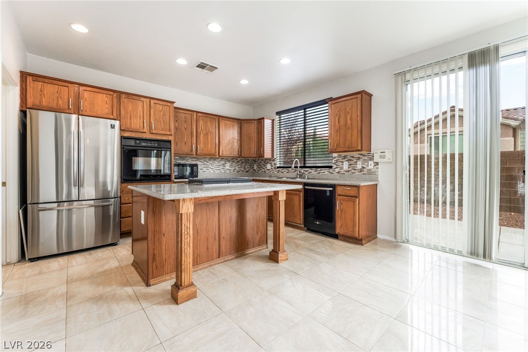 Photo 15 of 50, 11769 San Rosarita Court