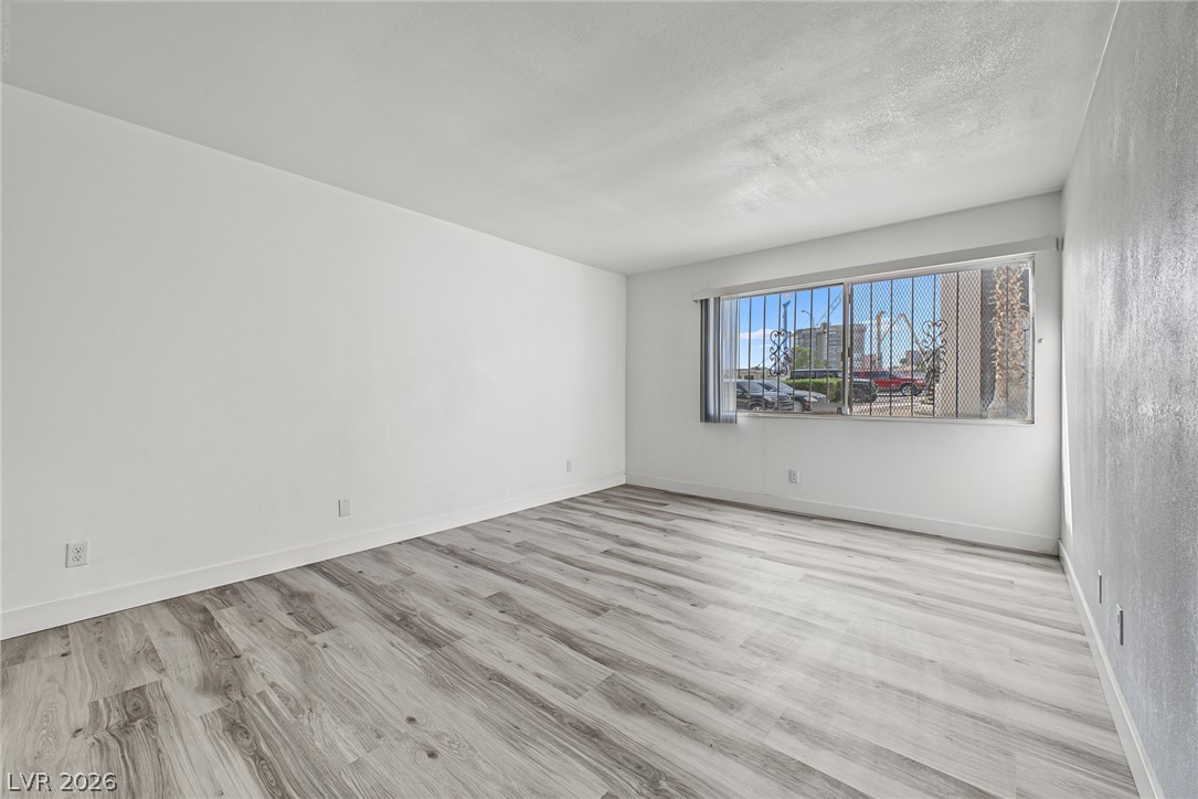 Photo 18 of 37, 1405 Vegas Valley Drive #187