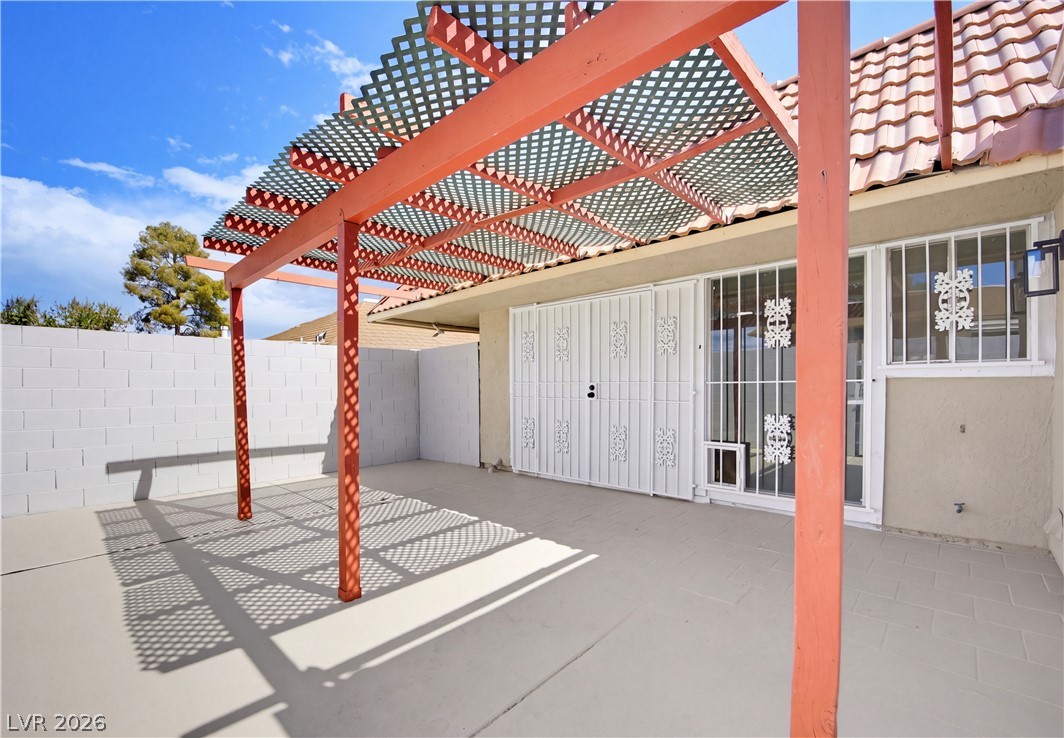 Photo 32 of 39, 2556 Paradise Village Way