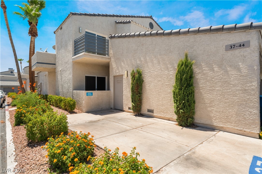 Photo 6 of 42, 6250 W Flamingo Road #37