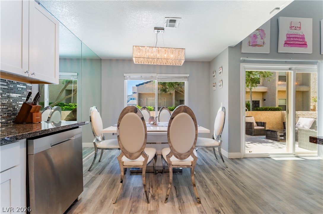 Photo 11 of 42, 6250 W Flamingo Road #37