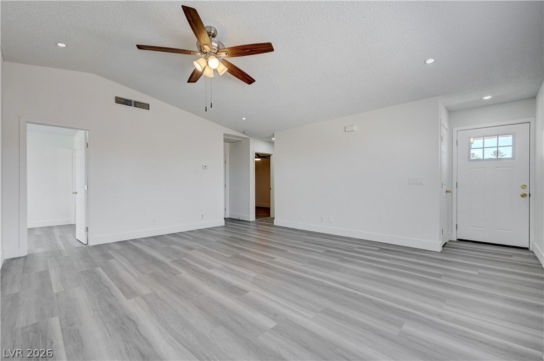 Photo 4 of 557 Chandler Street