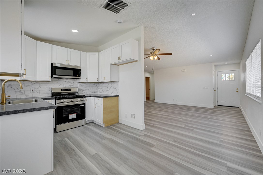 Photo 8 of 34, 557 Chandler Street