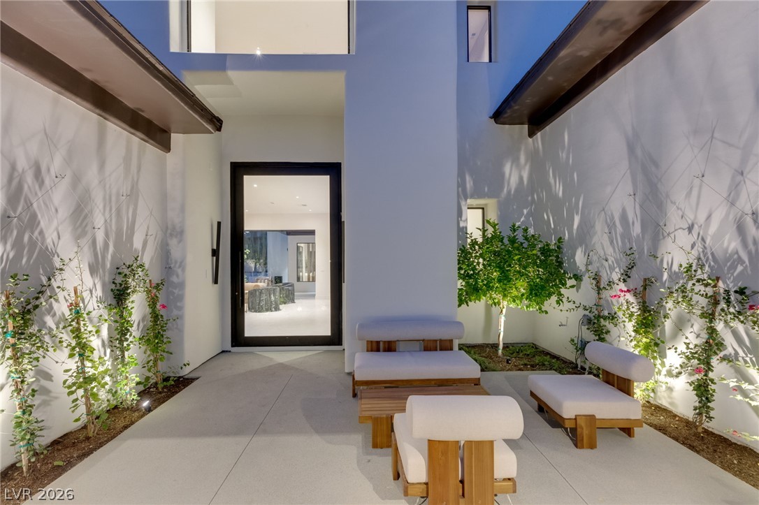 Photo 31 of 35, 301 N Royal Ascot Drive