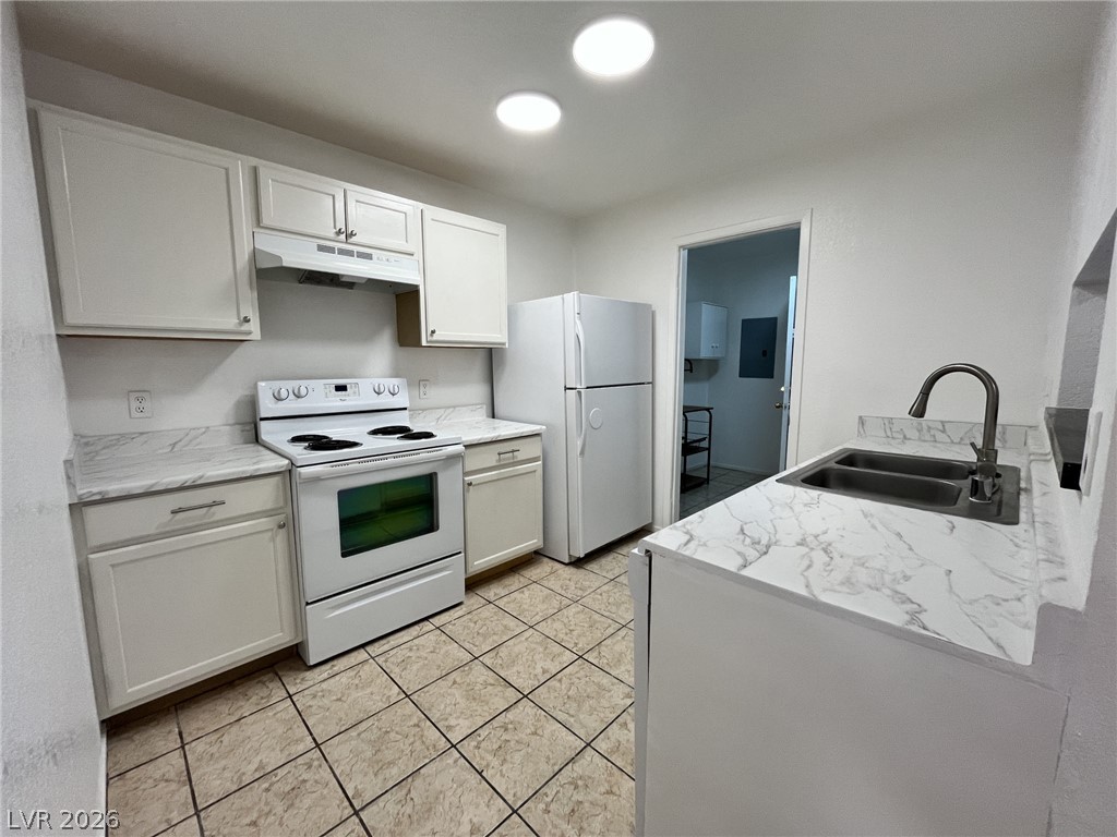 Photo 6 of 18, 6750 Del Rey Avenue #130