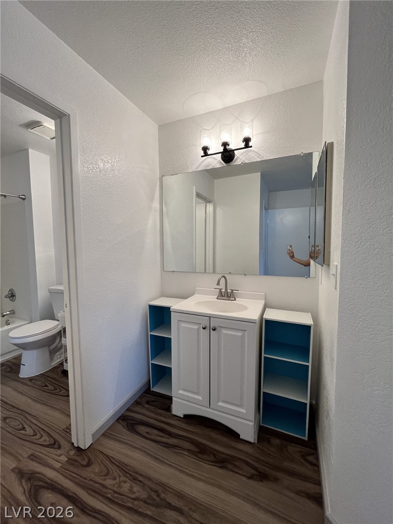 Photo 12 of 18, 6750 Del Rey Avenue #130