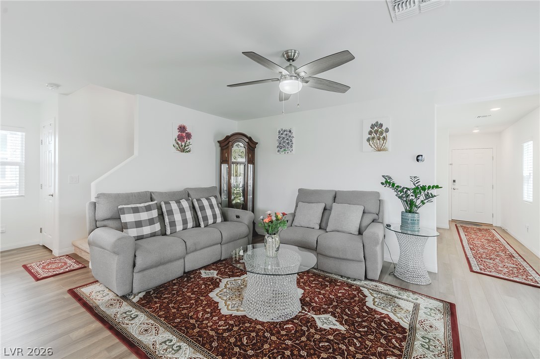 Photo 9 of 28, 8707 Senna Avenue