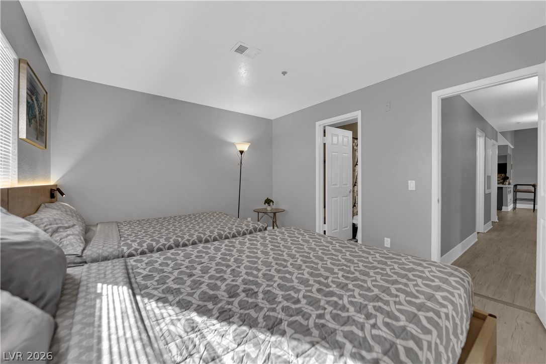 Photo 15 of 31, 4200 S Valley View Boulevard #3001