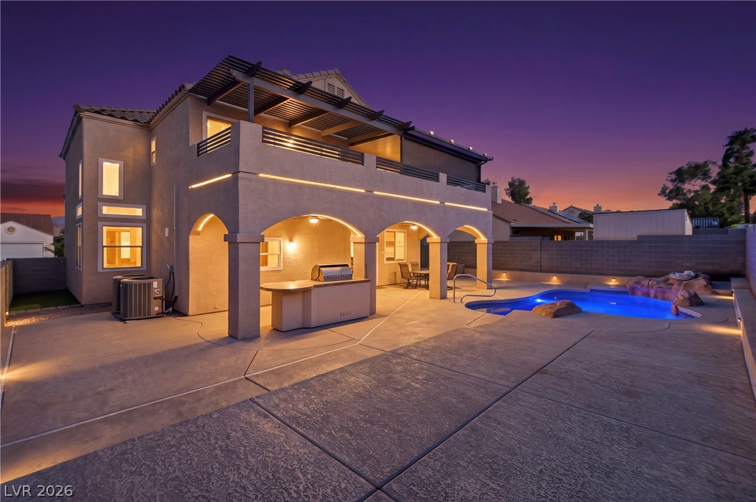 Photo 2 of 605 Lively Fiesta Way