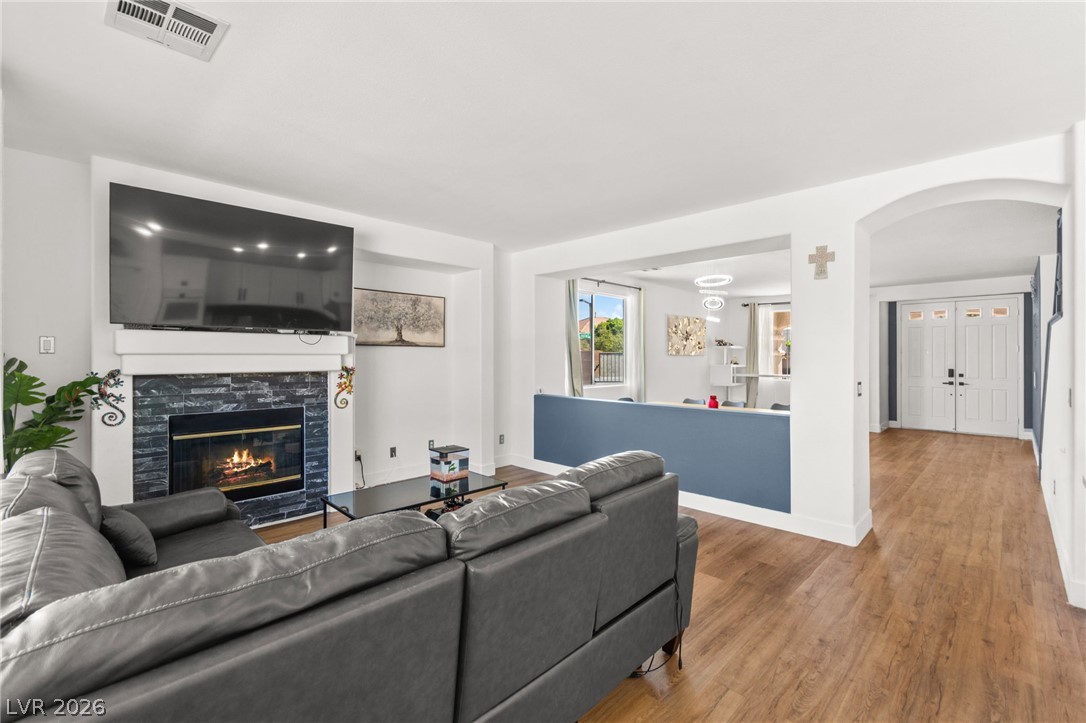 Photo 7 of 48, 3058 Archdale Street