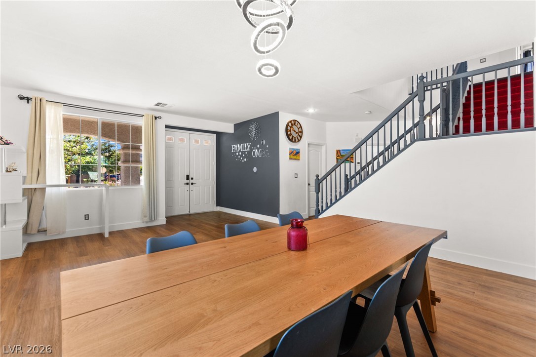 Photo 10 of 48, 3058 Archdale Street